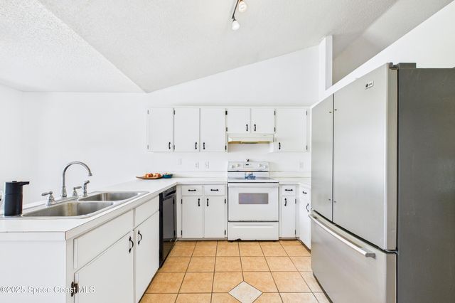 136 Emerson Drive NW, Palm Bay, FL 32907