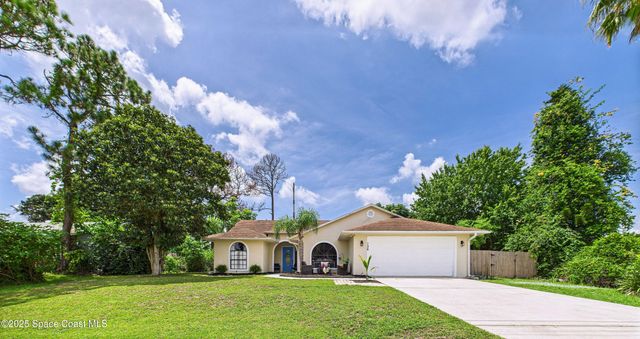 136 Emerson Drive NW, Palm Bay, FL 32907