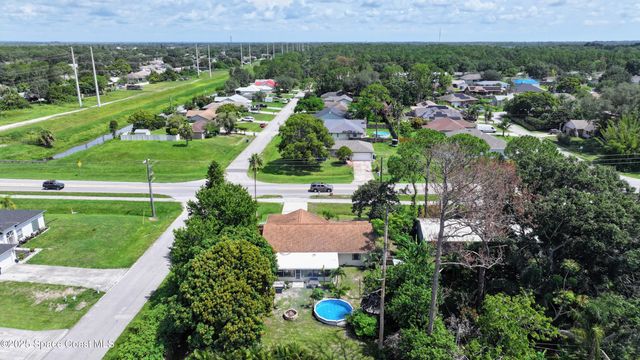 136 Emerson Drive NW, Palm Bay, FL 32907