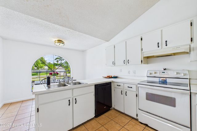 136 Emerson Drive NW, Palm Bay, FL 32907