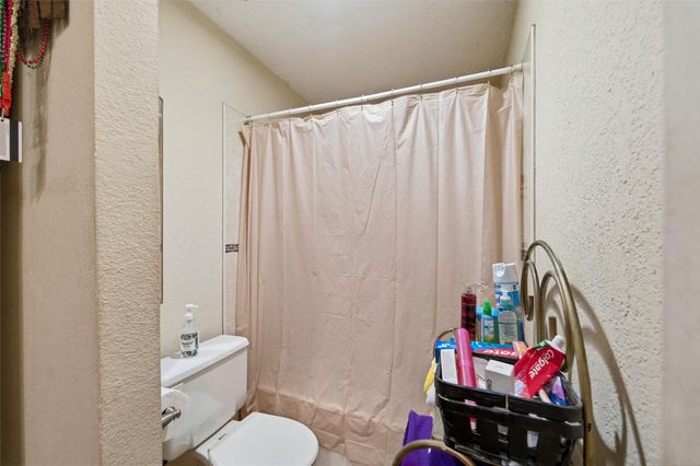 10464 Woodleaf Drive, Dallas, TX 75227