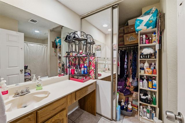 10464 Woodleaf Drive, Dallas, TX 75227