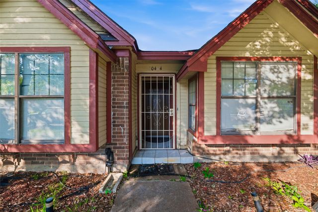 10464 Woodleaf Drive, Dallas, TX 75227