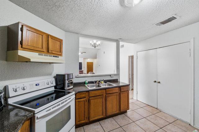 10464 Woodleaf Drive, Dallas, TX 75227