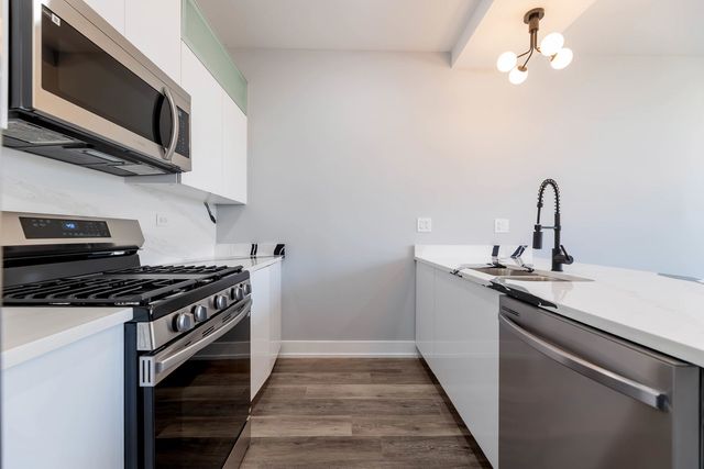 5809 S Indiana Avenue 2, Chicago, IL 60637