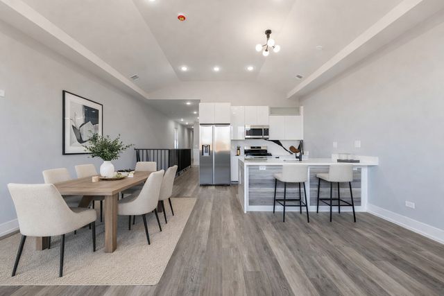 5809 S Indiana Avenue 2, Chicago, IL 60637