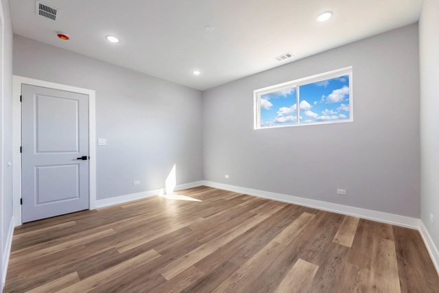 5809 S Indiana Avenue 2, Chicago, IL 60637