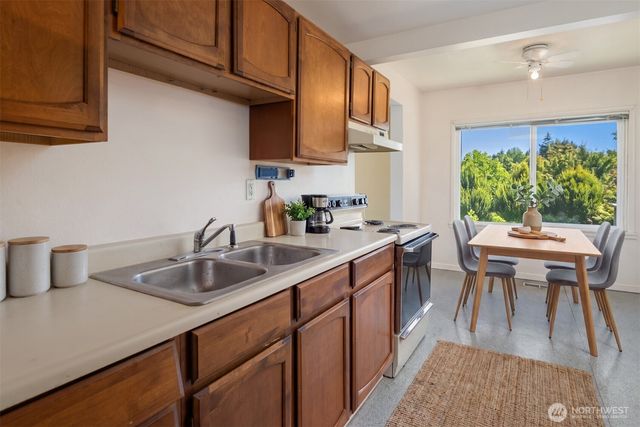 8815 18th Avenue SW, Seattle, WA 98106