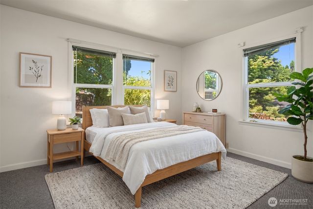 8815 18th Avenue SW, Seattle, WA 98106