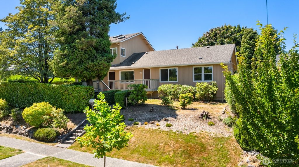 8815 18th Avenue SW, Seattle, WA 98106