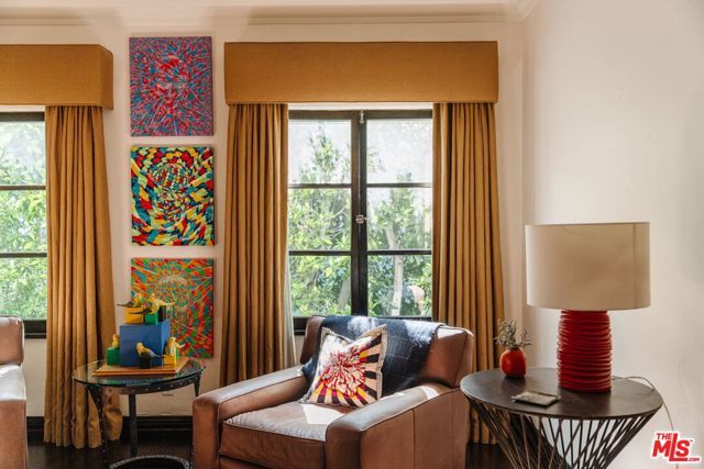 200 S Mansfield Avenue, Los Angeles, CA 90036