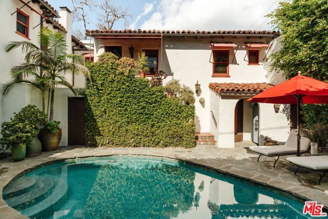 200 S Mansfield Avenue, Los Angeles, CA 90036