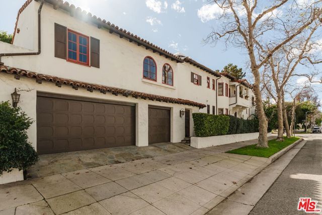 200 S Mansfield Avenue, Los Angeles, CA 90036