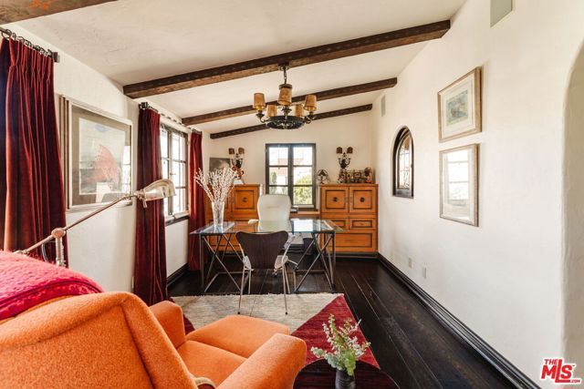 200 S Mansfield Avenue, Los Angeles, CA 90036