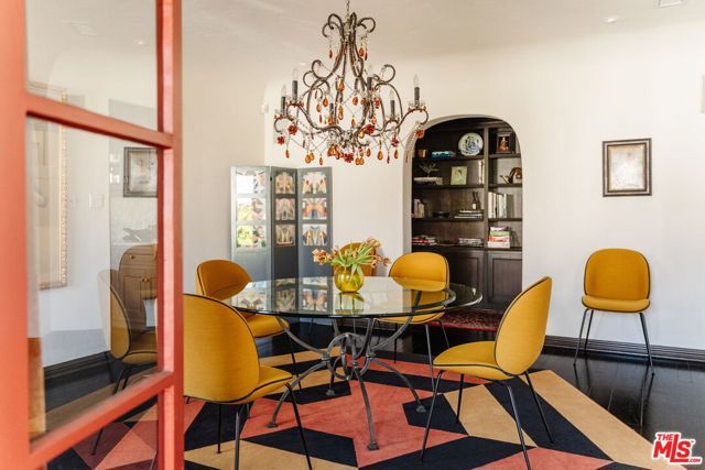 200 S Mansfield Avenue, Los Angeles, CA 90036