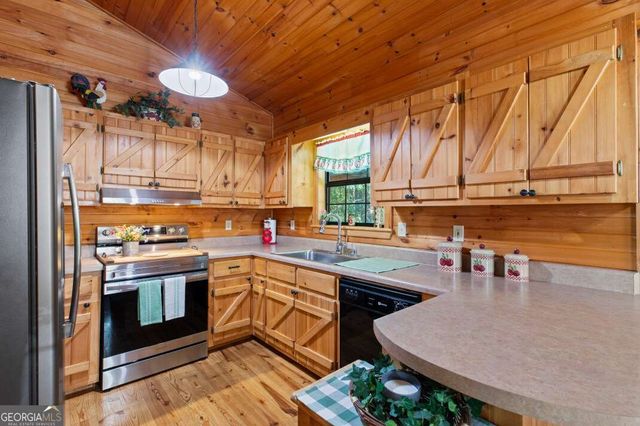 66 Fortenberry Road, Young Harris, GA 30582