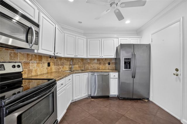 6201 N Falls Cir Drive 207, Lauderhill, FL 33319