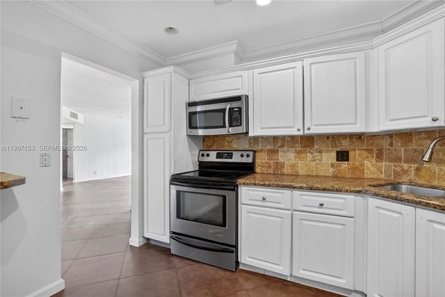 6201 N Falls Cir Drive 207, Lauderhill, FL 33319