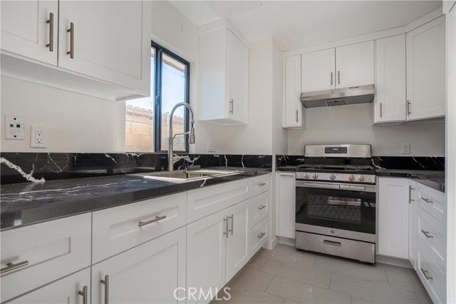 38478 Larkin B, Palmdale, CA 93550