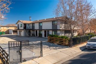 38478 Larkin B, Palmdale, CA 93550