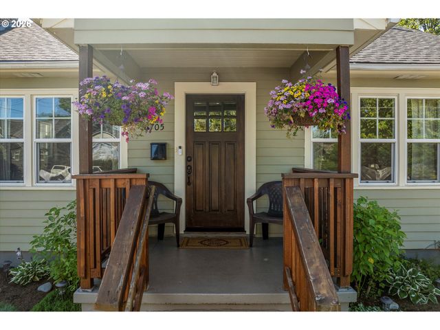 6705 N CONGRESS Ave, Portland, OR 97217