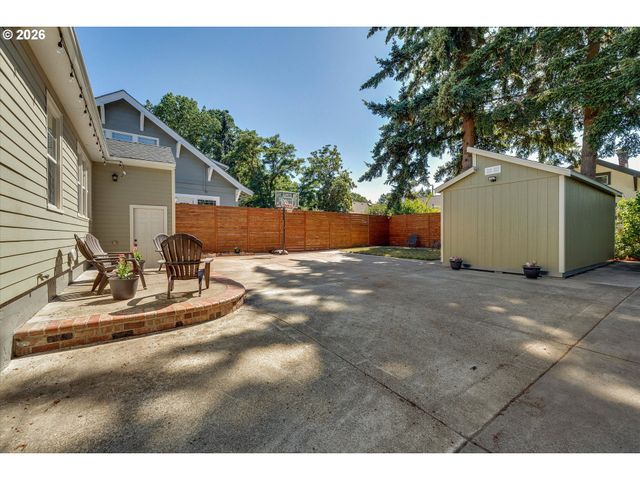 6705 N CONGRESS Ave, Portland, OR 97217