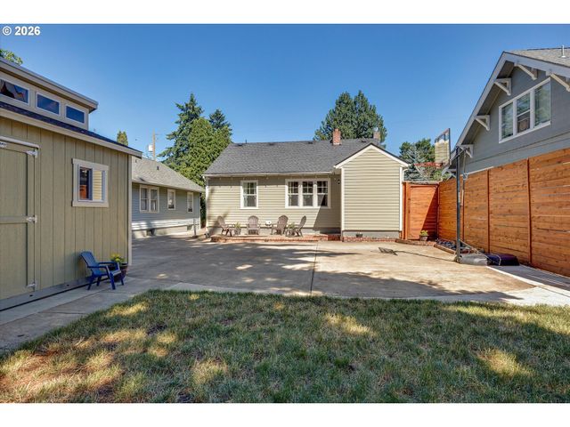 6705 N CONGRESS Ave, Portland, OR 97217