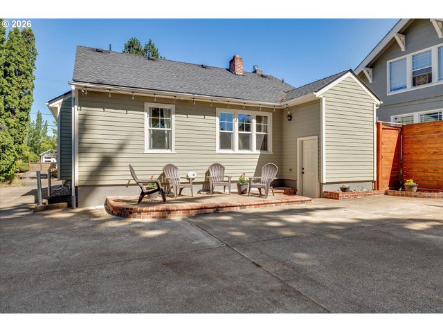 6705 N CONGRESS Ave, Portland, OR 97217