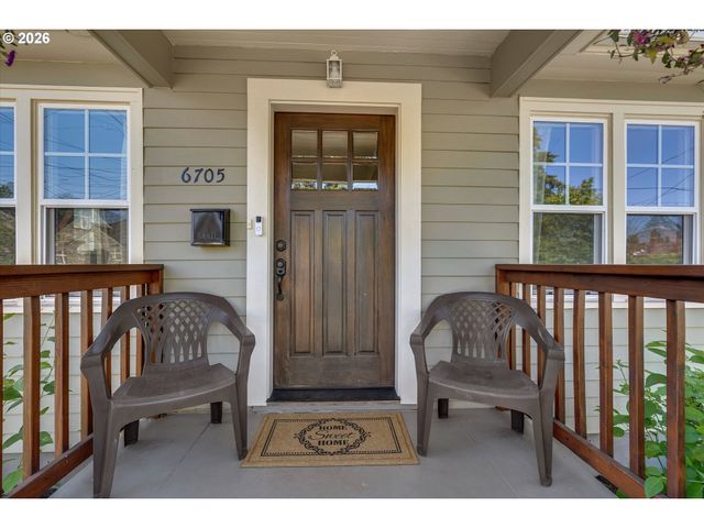 6705 N CONGRESS Ave, Portland, OR 97217