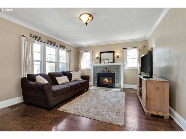6705 N CONGRESS Ave, Portland, OR 97217