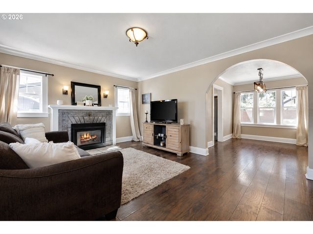 6705 N CONGRESS Ave, Portland, OR 97217