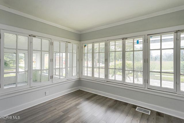 2740 Robinwood Avenue, Toledo, OH 43610