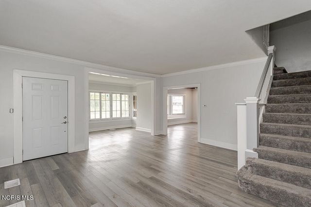 2740 Robinwood Avenue, Toledo, OH 43610