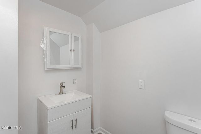 2740 Robinwood Avenue, Toledo, OH 43610