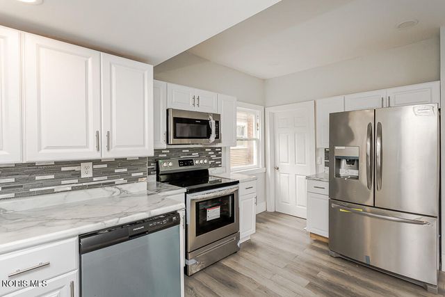 2740 Robinwood Avenue, Toledo, OH 43610