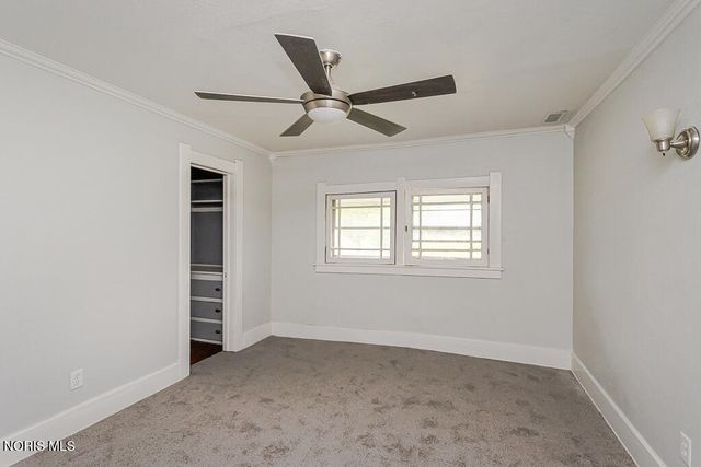 2740 Robinwood Avenue, Toledo, OH 43610