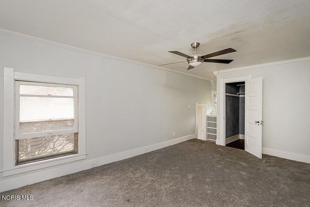 2740 Robinwood Avenue, Toledo, OH 43610