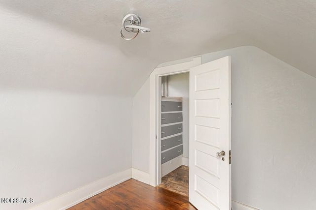 2740 Robinwood Avenue, Toledo, OH 43610