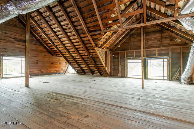 2740 Robinwood Avenue, Toledo, OH 43610