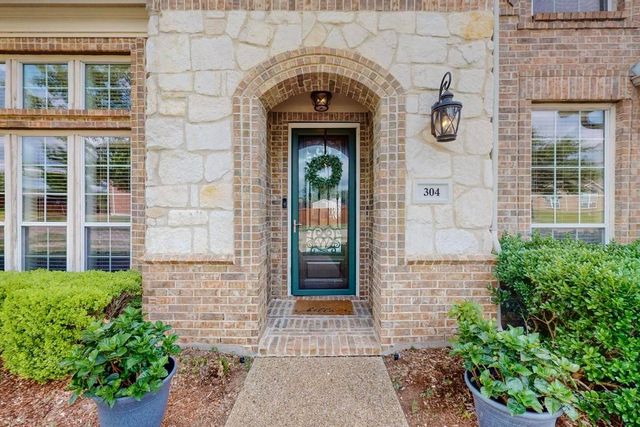 304 Foraker Street, Desoto, TX 75115