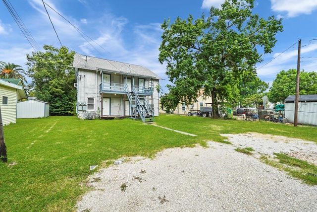 3205 Illinois Street, Baytown, TX 77520