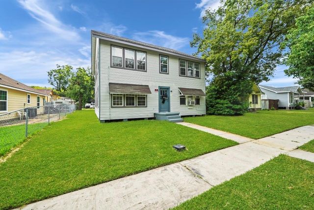 3205 Illinois Street, Baytown, TX 77520