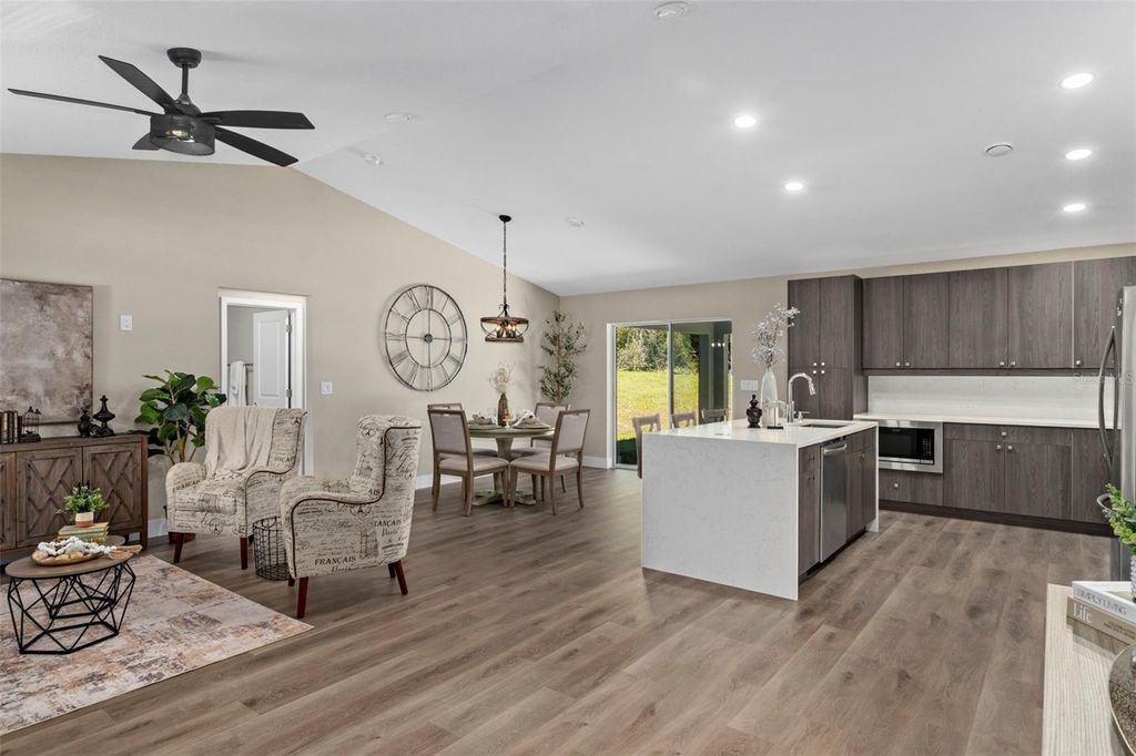 Image 12 of property listing at 3011 E GRIFFIN STREET, Inverness, FL 34453