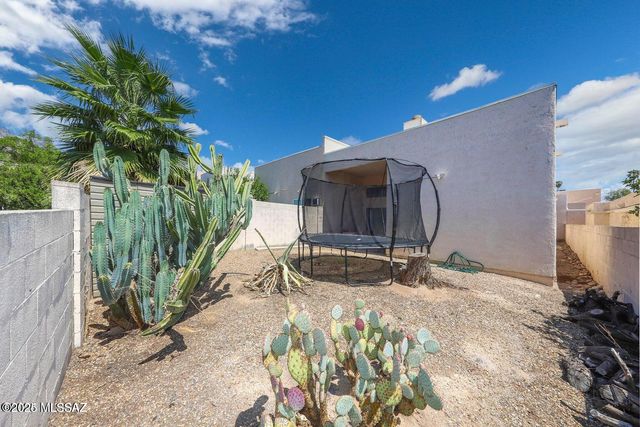 4937 N Valle Road, Tucson, AZ 85750