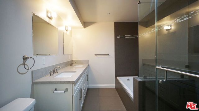 14403 Tiara Street 5, Van Nuys, CA 91401