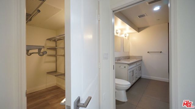 14403 Tiara Street 5, Van Nuys, CA 91401