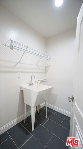 14403 Tiara Street 5, Van Nuys, CA 91401