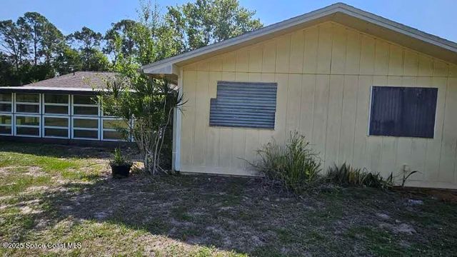 320 Algiers Avenue SE, Palm Bay, FL 32909