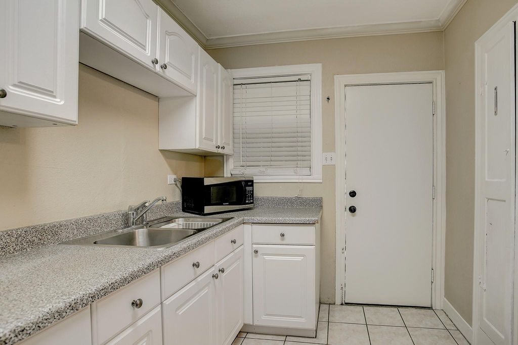 1935 Richmond Avenue 1, Houston, TX 77098