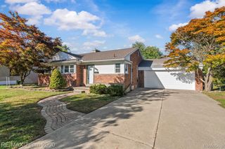 25152 FAIRWAY Drive, Dearborn, MI 48124